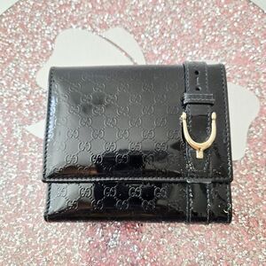 Gucci Black Microguccissima Embossed Patent Leather Compact Wallet